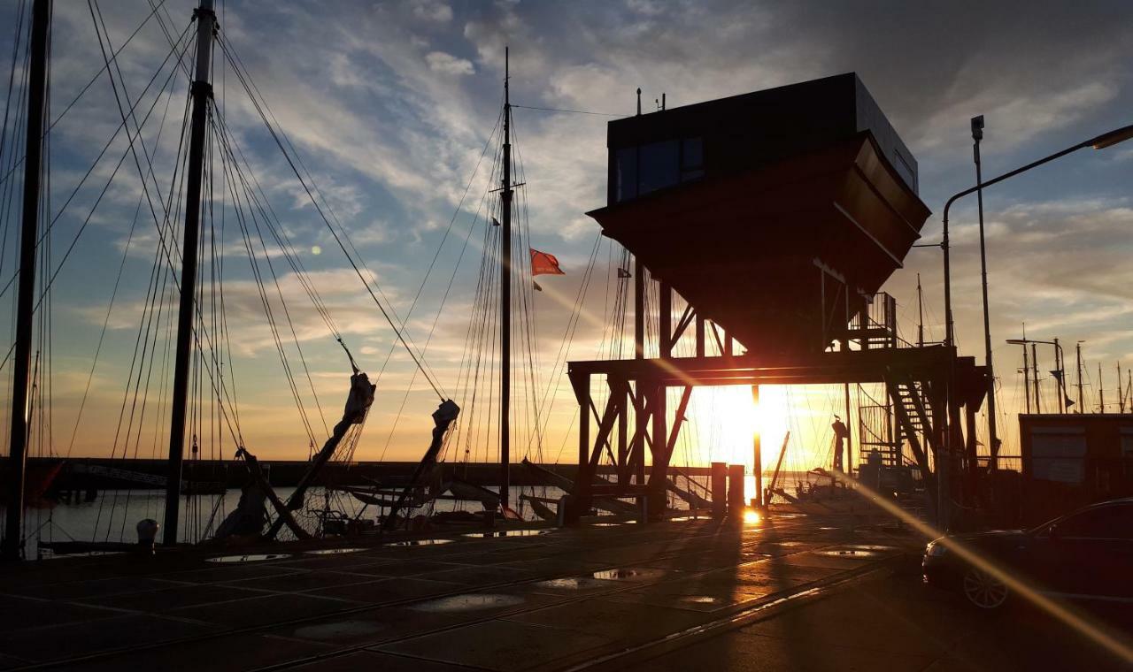 Slapen In Een Trechter Harlingen Exterior photo